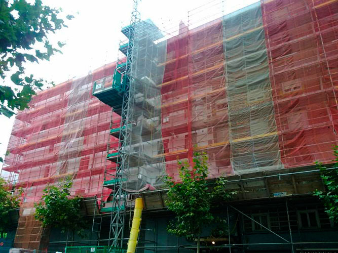 Sistemas de andamiaje en un edificio para reforma de la fachada, arquitecto en Getxo IMG